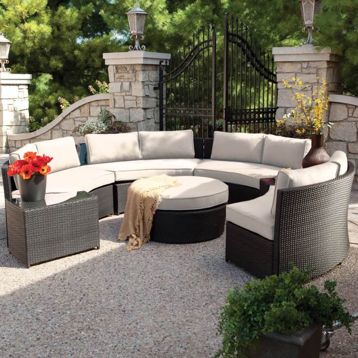 Commercial outdoor sectional