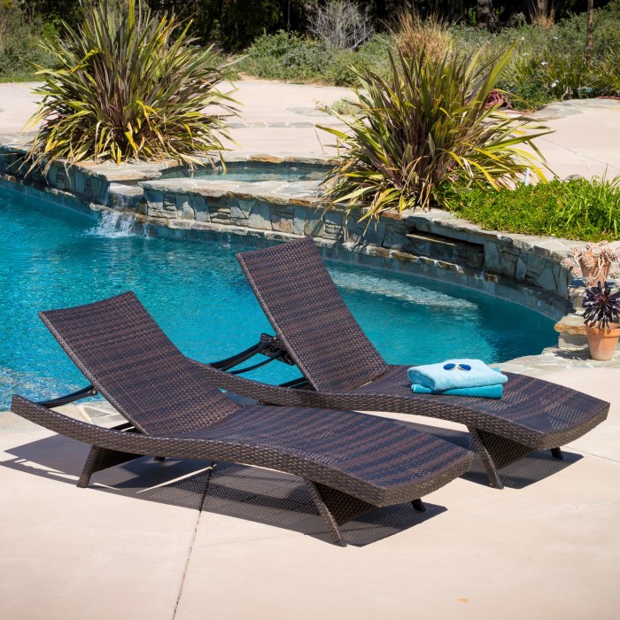 Commercial patio lounge chairs