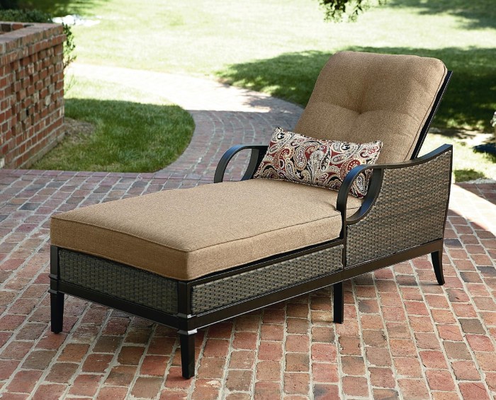 Commercial patio lounge chairs