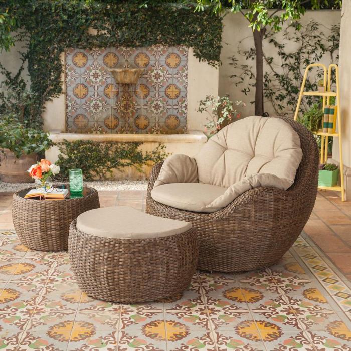 Commercial patio lounge chairs