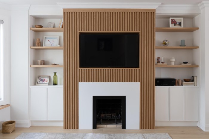 Slatted tv wall